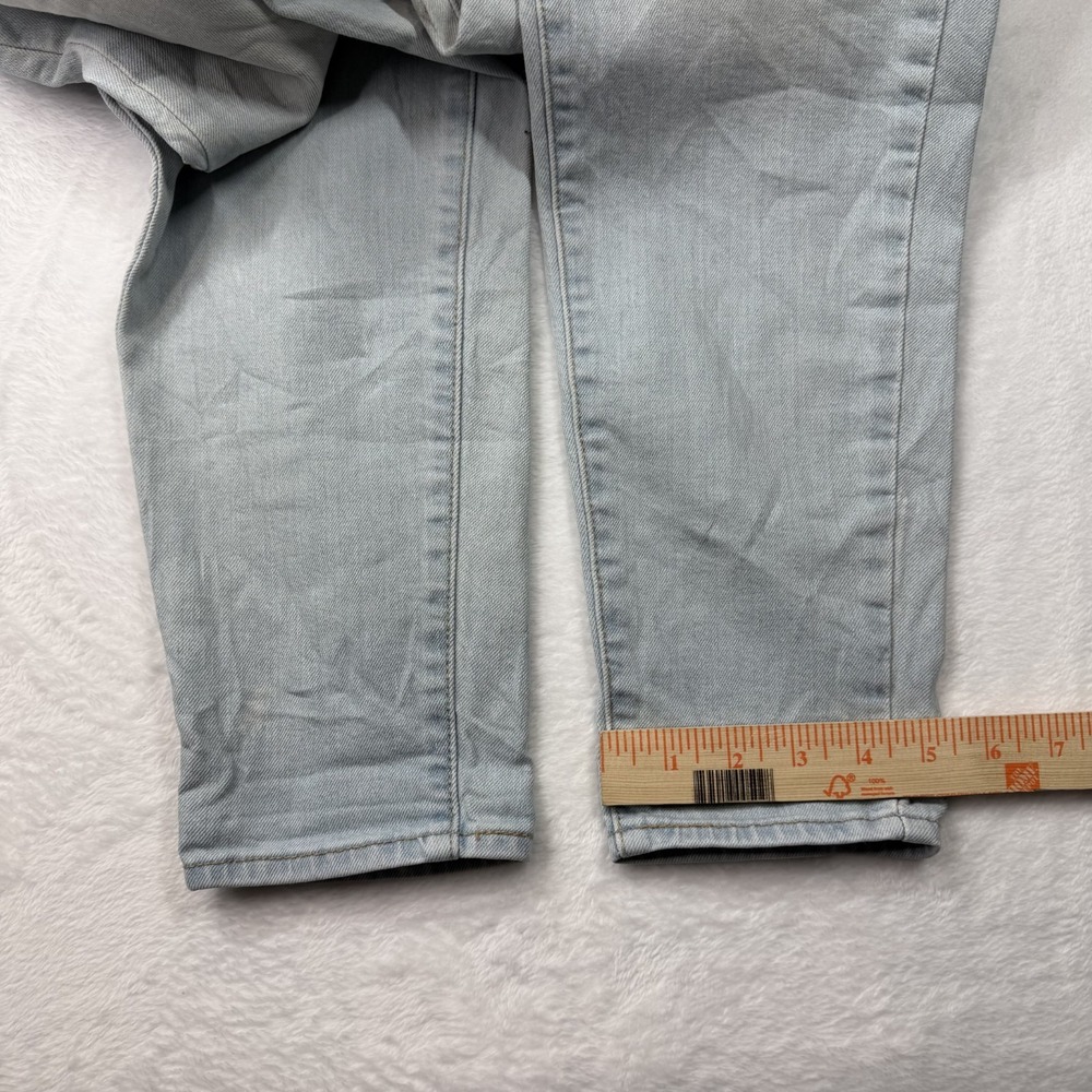 Levi's High Waisted Taper Jeans Women's 25 Light Wash Denim Classic - Flaws - Picture 4 of 11